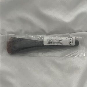 bareMinerals Luxe  Makeup Brush with Black Handle and Brown Bristles